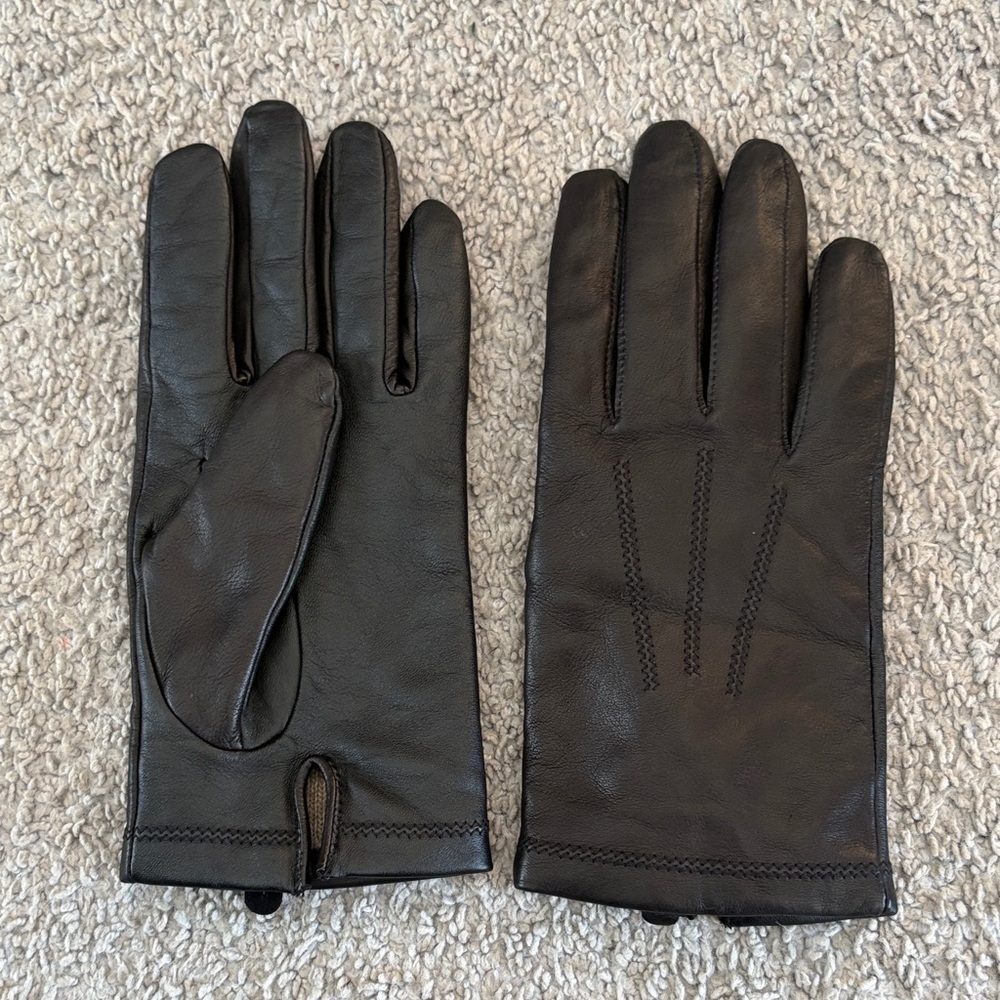 Fownes Brothers Elegant Black Leather Gloves for Men